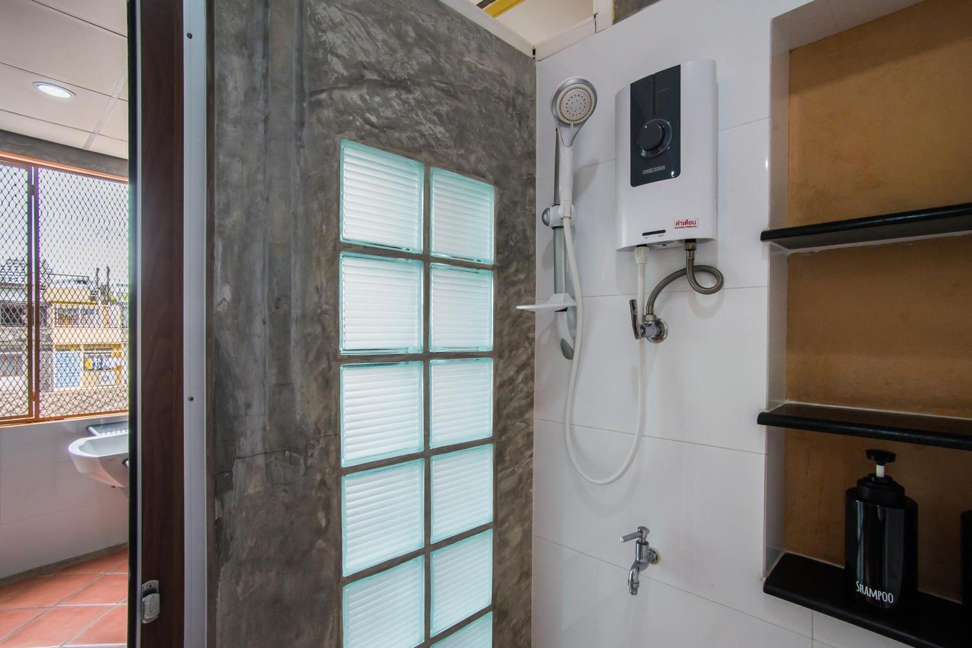בנגקוק Banthat Thong Hostel מראה חיצוני תמונה